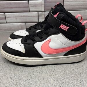 Nike court Borough Mid (PS) Kids size 1.5Y Black and Pink High-Top Sneakers